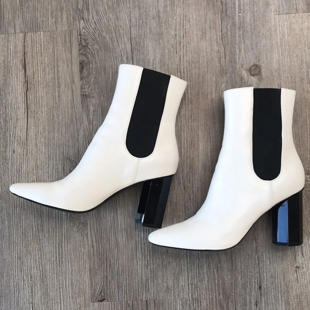 Donald Pliner Laila White Leather Pull On Heel Ankle Boots Size 6M - Picture 7 of 10